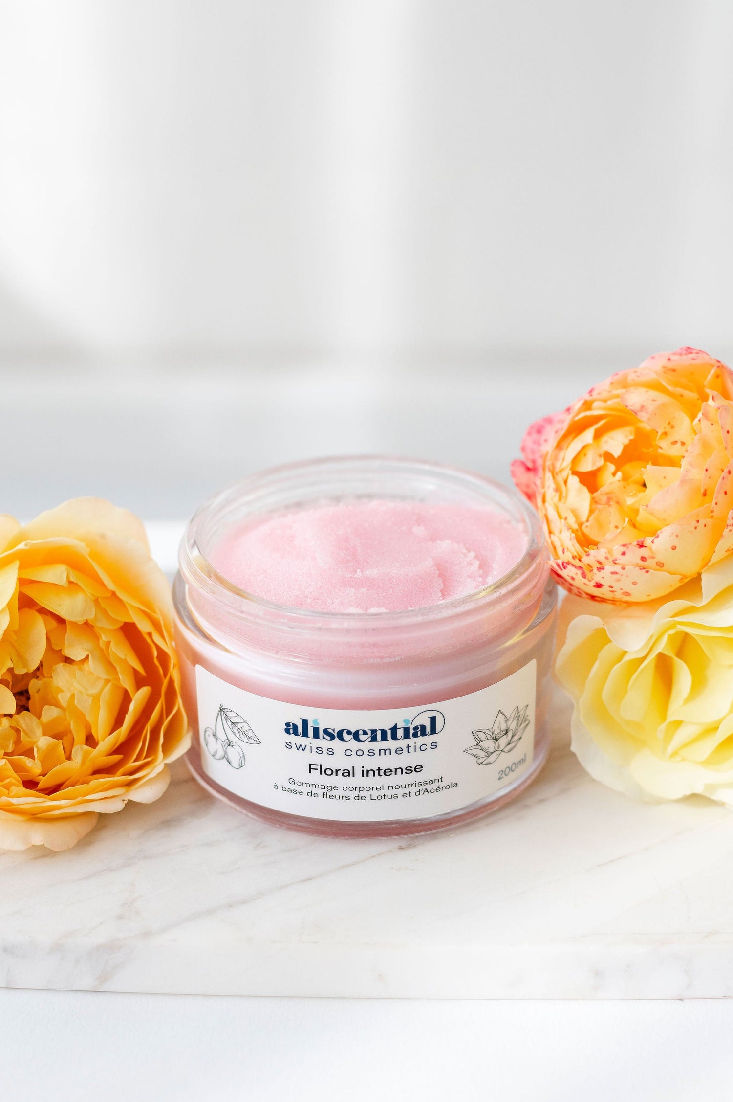 Gommage corps rose Aliscential – exfoliant naturel nourrissant fabriqué en Suisse