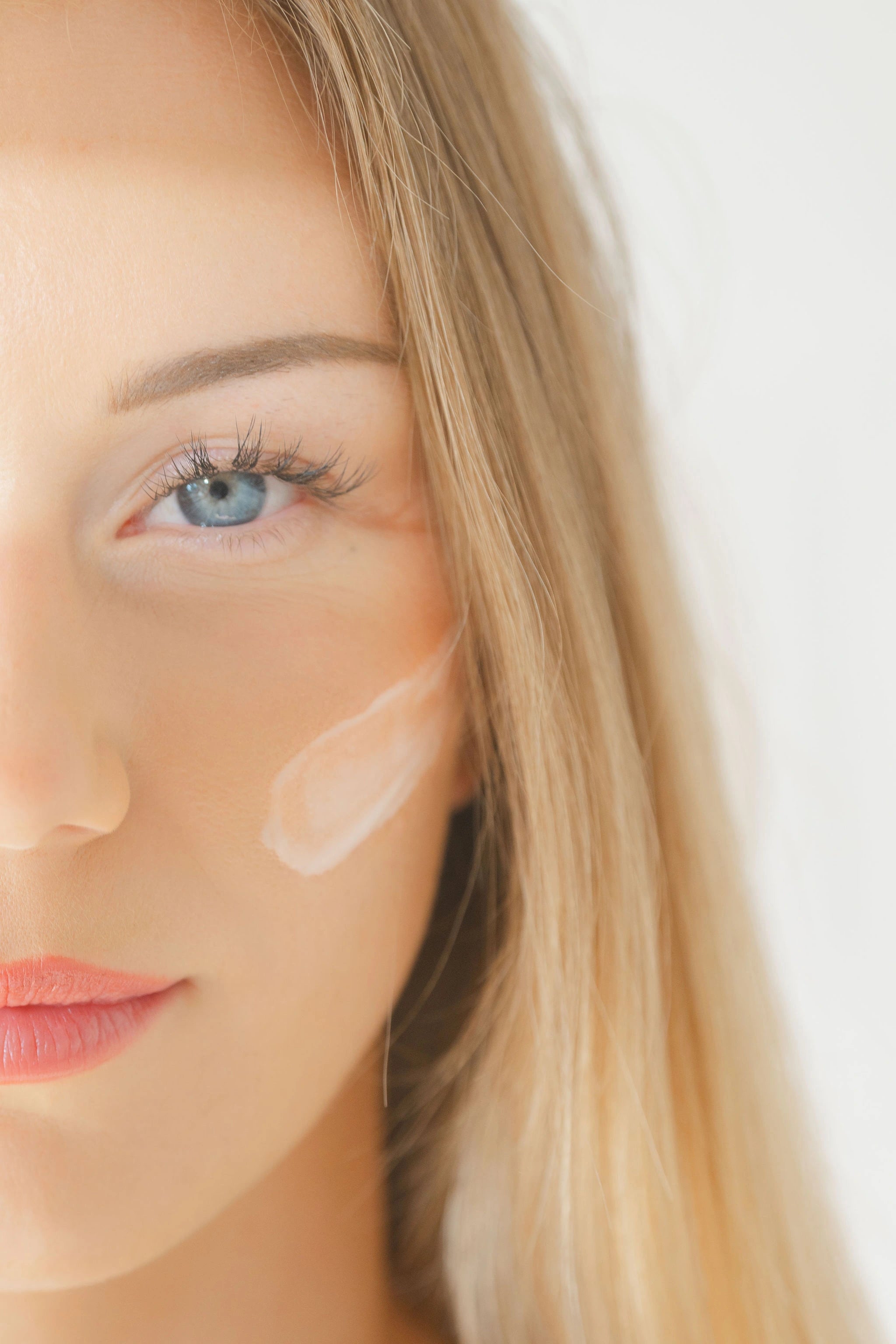 Soins visage naturels Aliscential – sérum, crème et nettoyant