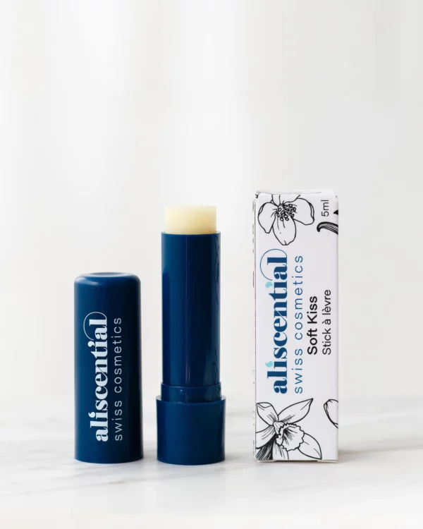 Lip stick Soft Kiss hydratant avec seulement 8 ingrédients pour des lèvres nourries naturellement