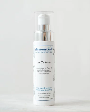 Jar of La Crème Aliscential, a light face cream formulated with rose hydrosol to hydrate and soothe the skin.